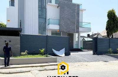 Luxurious 5-Bedroom Detached House in Lekki Phase 1 – N980M