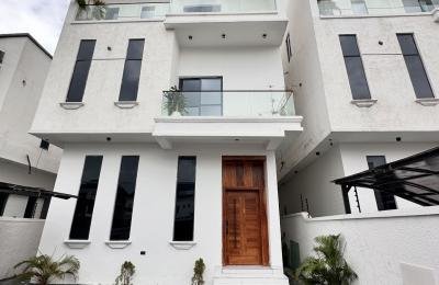 Stunning 6 Bedroom Luxury Duplex in Chevron, Lekki - N280M