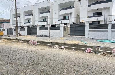 Luxury 5-Bedroom Fully Detached Duplex in Lekki Phase 1 – N800M