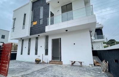 Stunning 5-Bedroom Fully Detached Duplex in Chevron, Lekki – N230M