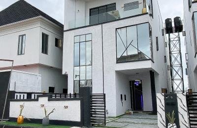 Luxurious 5-Bedroom Detached Duplex in Ajah, Lagos | N160M