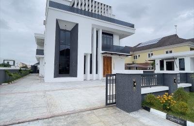 Luxurious 5 Bedroom Detached Duplex in Royal Garden, Lekki - N650M