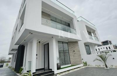 Luxury 5-Bedroom Fully Detached Duplex with Cinema & Pool in Osapa London - N550M