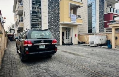 Spacious 3-Bedroom Apartments with BQ & Home Office for Corporate Letting in Lekki Phase 1