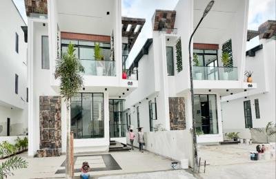 Luxurious 4-Bedroom Detached Home with Pool & BQ in Chevron, Lekki – N370M