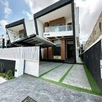 Luxurious 5 Bedroom Detached Home with BQ in Ajah, Lekki - N250M