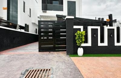 Luxurious 4 Bedroom Detached Home with BQ in Ajah, Lekki | N160M